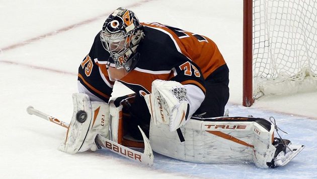 Brankář Carter Hart se v NHL dohodl na nové tříleté smlouvě s Philadelphií. Brankář Carter Hart se v NHL dohodl na nové tříleté smlouvě s Philadelphií.