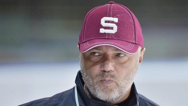 Trenér Sparty Jiří Kalous. Trenér Sparty Jiří Kalous.