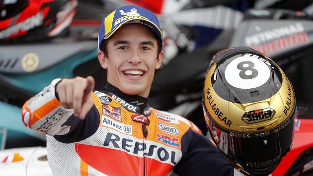 Šampion MotoGP Marc Márquez se stejně jako po minulé sezoně podrobí operaci ramena, tentokrát pravého. Šampion MotoGP Marc Márquez se stejně jako po minulé sezoně podrobí operaci ramena, tentokrát pravého.