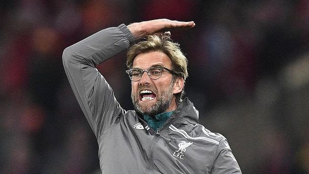 Rozčílený trenér Liverpoolu Jürgen Klopp. Rozčílený trenér Liverpoolu Jürgen Klopp.