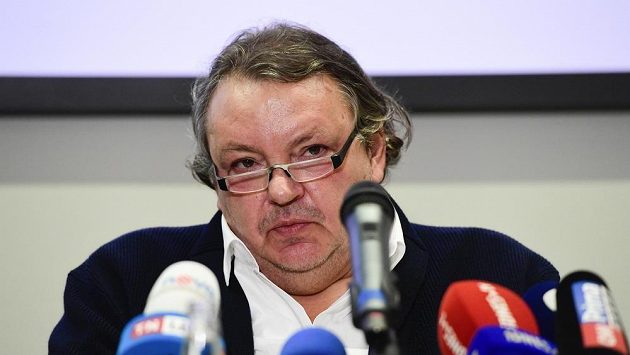 Prezident Českého hokeje Tomáš Král na tiskové konferenci. Prezident Českého hokeje Tomáš Král na tiskové konferenci.