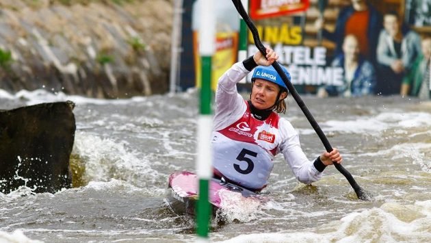 Štěpánka Hilgertová při nominačních závodech ve Veltrusech. Štěpánka Hilgertová při nominačních závodech ve Veltrusech.