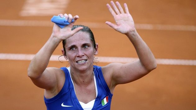 Italka Roberta Vinciová se raduje z výhry nad Ruskou Alexandrou Panovovou ve finále Fed Cupu. Italka Roberta Vinciová se raduje z výhry nad Ruskou Alexandrou Panovovou ve finále Fed Cupu.
