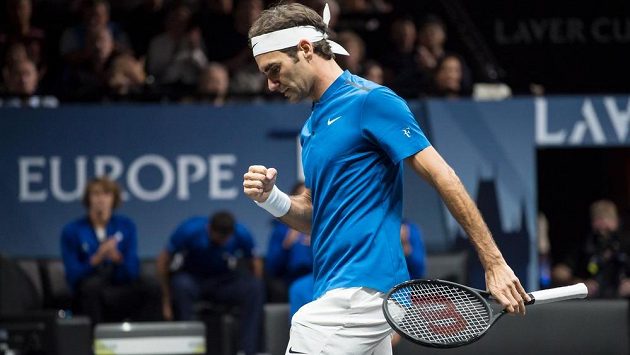 Švýcarský tenista Roger Federer. Švýcarský tenista Roger Federer.