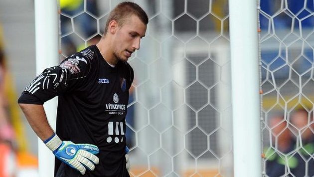 Nešťastný gólman Baníku Michal Bárta. Nešťastný gólman Baníku Michal Bárta.