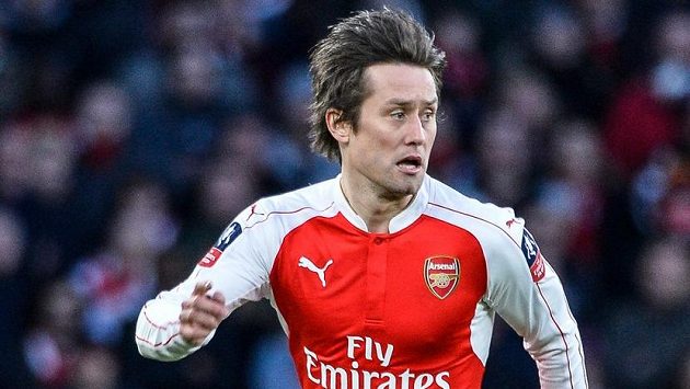 Tomáš Rosický se v sobotním duelu FA Cupu s Burnley zranil už po čtyřech minutách hry. Tomáš Rosický se v sobotním duelu FA Cupu s Burnley zranil už po čtyřech minutách hry.