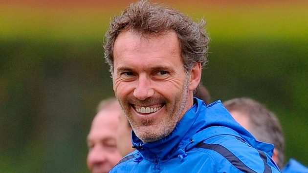 Laurent Blanc se stane novým trenérem PSG. Laurent Blanc se stane novým trenérem PSG.