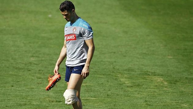 Portugalec Cristiano Ronaldo během tréninku. Portugalec Cristiano Ronaldo během tréninku.