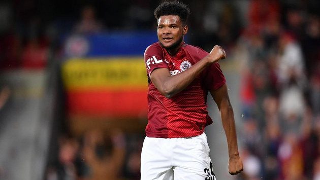 Sparťanský útočník Tetteh vstřelil vedoucí gól Letenských v utkání 7. kola Fortuna ligy s Duklou. Sparťanský útočník Tetteh vstřelil vedoucí gól Letenských v utkání 7. kola Fortuna ligy s Duklou.