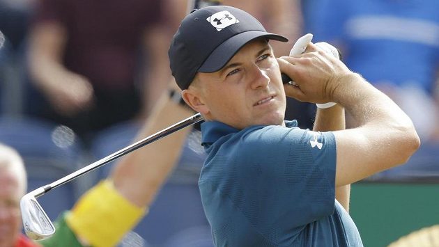 Po vydařeném třetím kole British Open se do vedení v Angusu posunul obhájce titulu Jordan Spieth. Po vydařeném třetím kole British Open se do vedení v Angusu posunul obhájce titulu Jordan Spieth.