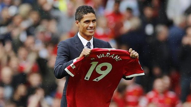 Raphaël Varane už je hráčem Manchester United Raphaël Varane už je hráčem Manchester United