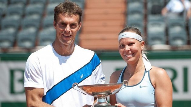 František Čermák s Lucií Hradeckou na Roland Garros. František Čermák s Lucií Hradeckou na Roland Garros.