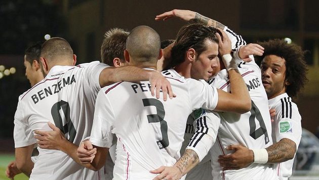 Fotbalisté Realu Madrid se radují z branky, kterou vstřelili do sítě mexického celku Cruz Azul. Fotbalisté Realu Madrid se radují z branky, kterou vstřelili do sítě mexického celku Cruz Azul.