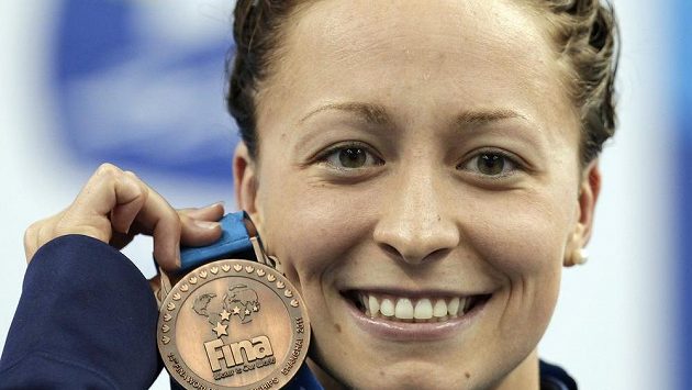 Americká plavkyně Ariana Kukorsová s bronzem z MS 2011 v Šanghaji. Americká plavkyně Ariana Kukorsová s bronzem z MS 2011 v Šanghaji.