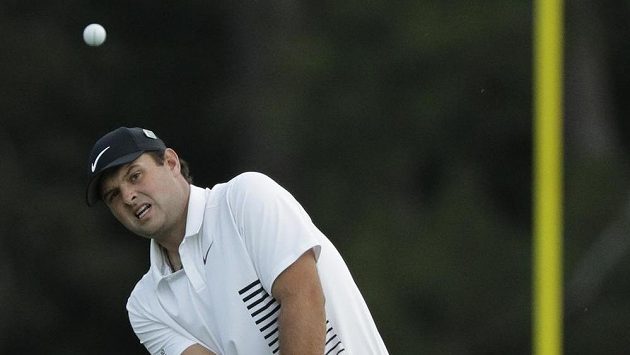 Patrick Reed v akci na osmnácté jamce druhého kola na turnaji Masters v Augustě. Patrick Reed v akci na osmnácté jamce druhého kola na turnaji Masters v Augustě.