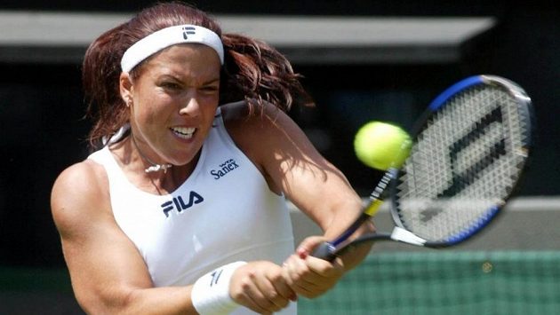 Jennifer Capriatiová na archivním snímku z roku 2002. Jennifer Capriatiová na archivním snímku z roku 2002.