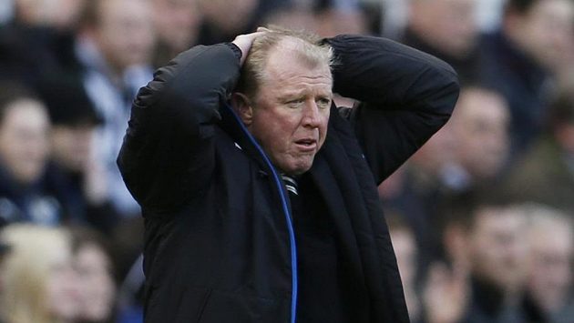 Kouč Steve McClaren skončil na lavičce Newcastlu. Kouč Steve McClaren skončil na lavičce Newcastlu.