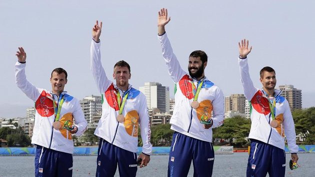 český čtyřkajak Daniel Havel, Lukáš Trefil, Josef Dostál and Jan Štěrba slaví třetí místo na olympiádě v Riu. český čtyřkajak Daniel Havel, Lukáš Trefil, Josef Dostál and Jan Štěrba slaví třetí místo na olympiádě v Riu.