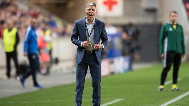 Trenér Slavie Praha Jaroslav Šilhavý během odvety play off Ligy mistrů. Trenér Slavie Praha Jaroslav Šilhavý během odvety play off Ligy mistrů.