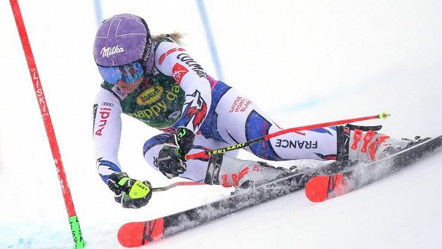 Francouzská lyžařka Tessa Worleyová na obřím slalomu v Söldenu. Francouzská lyžařka Tessa Worleyová na obřím slalomu v Söldenu.