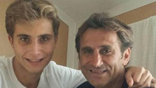 Niccolò a Alex Zanardiovi na starším snímku, který syn zveřejnil na Facebooku. Niccolò a Alex Zanardiovi na starším snímku, který syn zveřejnil na Facebooku.