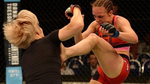 Lucie Pudilová a její boj v Singapuru s Korejkou Ji Yeon Kimovou. Lucie Pudilová a její boj v Singapuru s Korejkou Ji Yeon Kimovou.