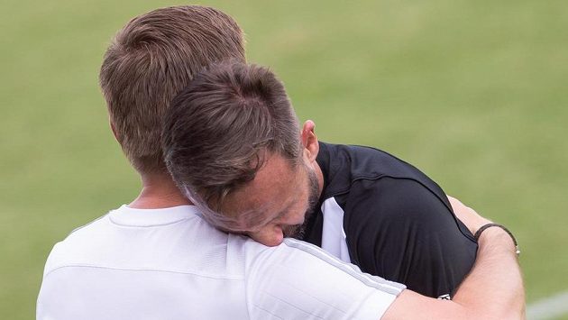 Zleva Trenér Českých Budějovic David Horejš a Tomáš Sivok z Českých Budějovic. Zleva Trenér Českých Budějovic David Horejš a Tomáš Sivok z Českých Budějovic.