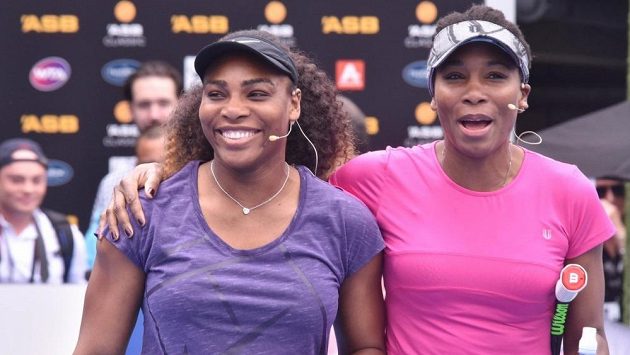Serena (vlevo) a Venus Williamsovy. Serena (vlevo) a Venus Williamsovy.
