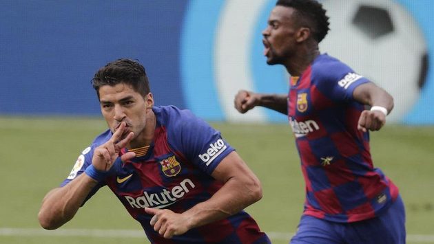 Luis Suarez (vlevo) oslavuje svůj první gól po koronavirové pauze Luis Suarez (vlevo) oslavuje svůj první gól po koronavirové pauze