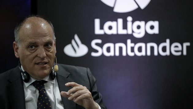 Prezident španělské fotbalové ligy Javier Tebas hodlá udělat všechno proto, aby se zastavený ročník La Ligy dohrál. Prezident španělské fotbalové ligy Javier Tebas hodlá udělat všechno proto, aby se zastavený ročník La Ligy dohrál.