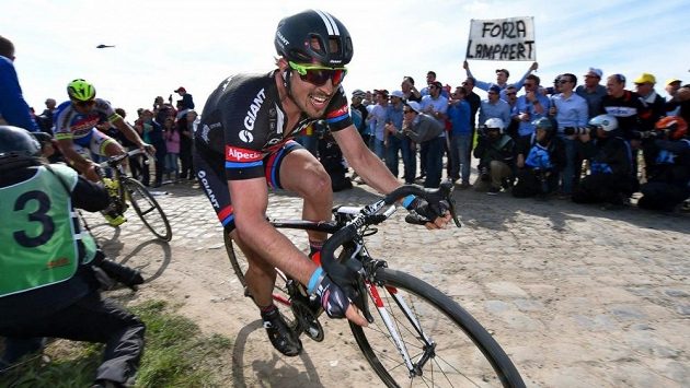 John Degenkolb v dresu týmu Giant při posledním ročníku závodu Paříž - Roubaix. John Degenkolb v dresu týmu Giant při posledním ročníku závodu Paříž - Roubaix.