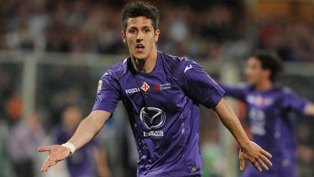 Černohorský útočník Stevan Jovetič vymění dres Fiorentiny za barvy Manchesteru City. Černohorský útočník Stevan Jovetič vymění dres Fiorentiny za barvy Manchesteru City.