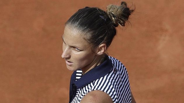 Karolína Plíšková postoupila do 2. kola French Open, když vyhrála nad Číňankou Čeng Saj-saj po setech 7:5, 6:2. Karolína Plíšková postoupila do 2. kola French Open, když vyhrála nad Číňankou Čeng Saj-saj po setech 7:5, 6:2.