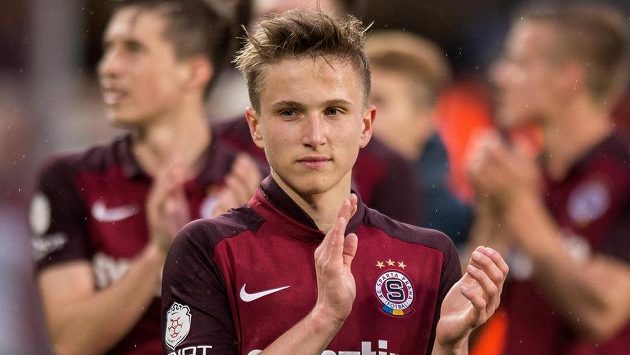 Christian Frýdek ze Sparty po semifinále MOL Cupu s Jabloncem. Christian Frýdek ze Sparty po semifinále MOL Cupu s Jabloncem.
