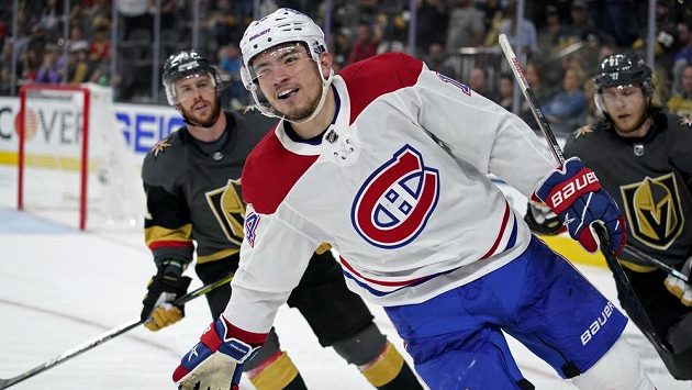 Montrealský Nick Suzuki se raduje z gólu proti Vegas. Montrealský Nick Suzuki se raduje z gólu proti Vegas.