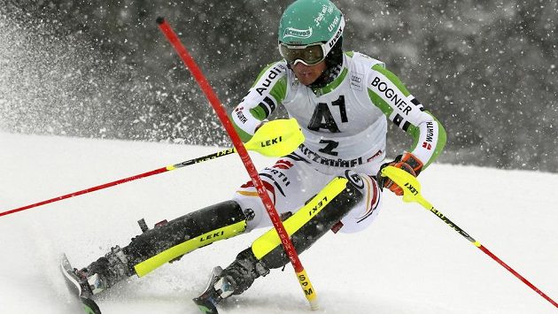 Německý lyžař Felix Neureuther při slalomu Světového poháru v Kitzbühelu. Německý lyžař Felix Neureuther při slalomu Světového poháru v Kitzbühelu.