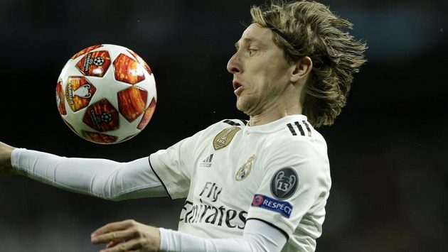 Středopolař Realu Luka Modrič v odvetě osmifinále Ligy mistrů proti Ajaxu. Středopolař Realu Luka Modrič v odvetě osmifinále Ligy mistrů proti Ajaxu.