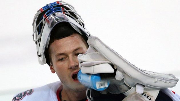Marek Mazanec při zápase bratislavského Slovanu v KHL. Marek Mazanec při zápase bratislavského Slovanu v KHL.