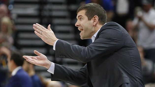 Bostonský kouč Brad Stevens. Bostonský kouč Brad Stevens.