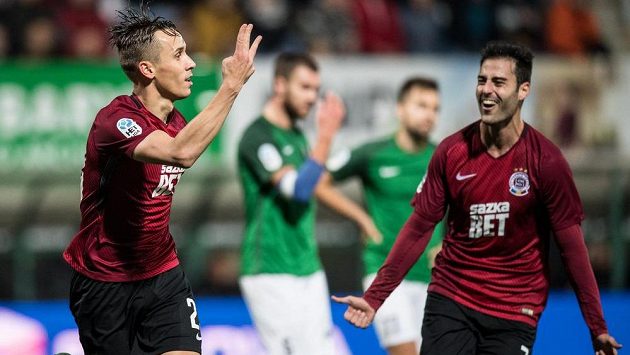 Josef Šural ze Sparty Praha oslavuje svůj třetí gól během utkání 11.kola HET ligy v Jablonci. Josef Šural ze Sparty Praha oslavuje svůj třetí gól během utkání 11.kola HET ligy v Jablonci.