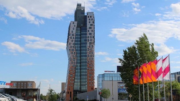 Nejvyšší budova Česka. AZ Tower bude sloužit i běžcům. Tři minuty a Brno máte jako na dlani. Nejvyšší budova Česka. AZ Tower bude sloužit i běžcům. Tři minuty a Brno máte jako na dlani.
