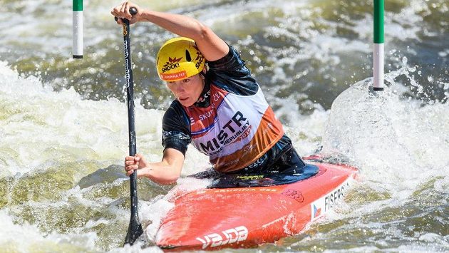 Tereza Fišerová během finále ve 3. závodě ČP ve vodním slalomu v Troji. Tereza Fišerová během finále ve 3. závodě ČP ve vodním slalomu v Troji.
