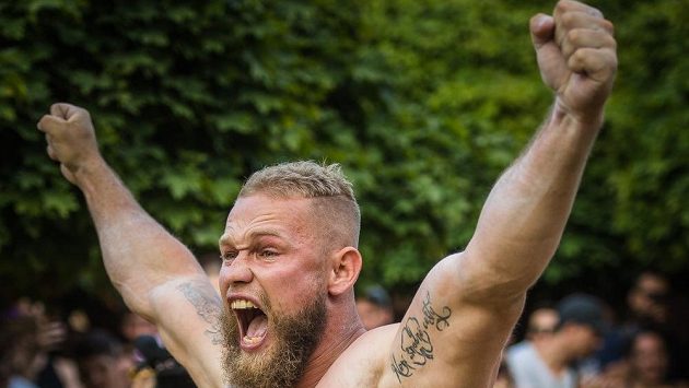 Český silák Jiří Tkadlčík. Český silák Jiří Tkadlčík.