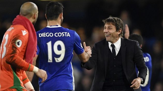Trenér Chelsea Antonio Conte a útočník Blues Diego Costa. Trenér Chelsea Antonio Conte a útočník Blues Diego Costa.