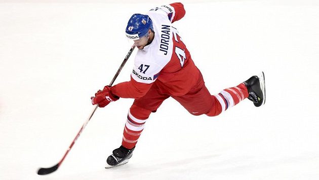 Český obránce Michal Jordán během utkání s Francií. Český obránce Michal Jordán během utkání s Francií.