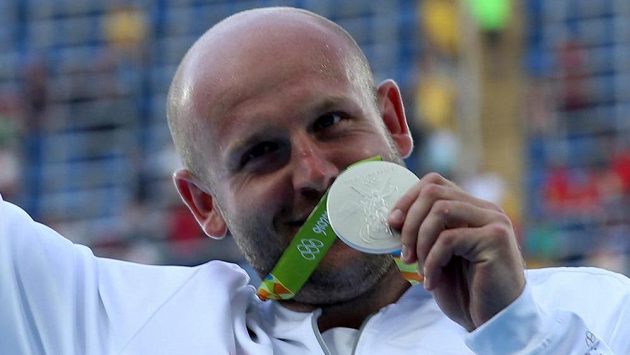 Polský diskař Piotr Malachowski se stříbrnou medailí z Ria. Polský diskař Piotr Malachowski se stříbrnou medailí z Ria.