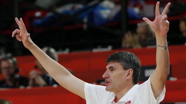 Kouč chorvatských basketbalistů Velimir Perasovič při osmifinále s Českem. Kouč chorvatských basketbalistů Velimir Perasovič při osmifinále s Českem.