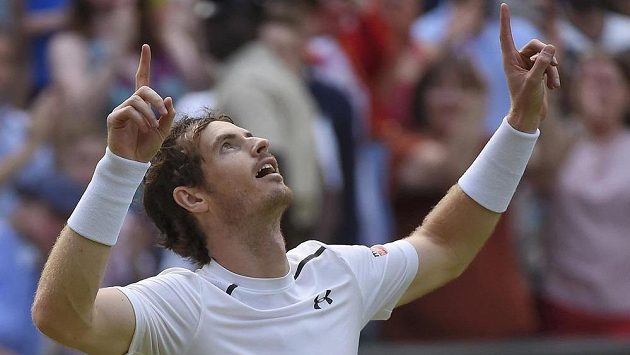 Andy Murray se raduje z vítězství nad Tomášem Berdychem v semifinále Wimbledonu. Andy Murray se raduje z vítězství nad Tomášem Berdychem v semifinále Wimbledonu.