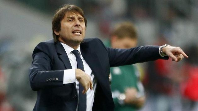 Antonio Conte bude od nové sezóny trénovat fotbalisty Chelsea. Antonio Conte bude od nové sezóny trénovat fotbalisty Chelsea.