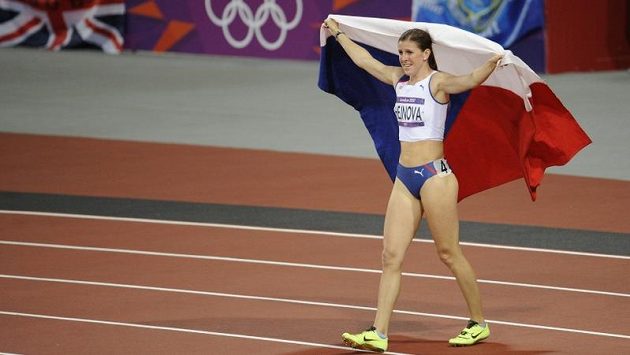 Zuzana Hejnová se raduje ze zisku bronzové medaile. Zuzana Hejnová se raduje ze zisku bronzové medaile.